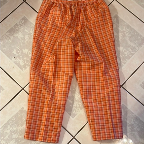 Sag Harbor Orange Sleeveless Ruffled Button Down and Pants Set. - Picture 6 of 6